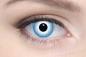 Preview: Farbige Kontaktlinsen Motivlinsen LIEBEVUE Lycan blau weiss getragen