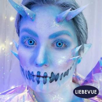 Preview: Liebevue Funky Lycan – Blaue Farbige Kontaktlinsen – Halloween – 3 Monate – 2 Stück Preview: Model trägt die blauen Kontaktlinsen von LIEBEVUE - Funky Lycan