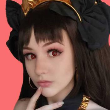 Preview: Liebevue Funky Twilight Volturi Vampire – Lila Kontaktlinsen – Halloween – 3 Monate – 2 Stück Preview: Junge Frau trägt rote farbige Kontaktlinsen der Marke Liebevue