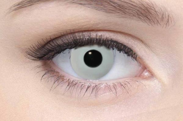 Farbige Kontaktlinsen Motivlinsen LIEBEVUE Colour Accent solid White im Auge getragen