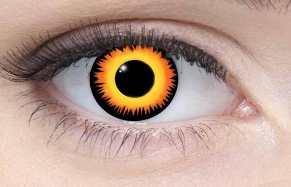 Farbige Kontaktlinsen Motivlinsen LIEBEVUE Werwolf Auge orange getragen