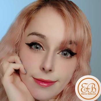 Preview: Elena Bellucci Fantasy III Blue Gray – Coloured Contact Lenses without power – 3 Months – 2 Lenses Preview: model wears blue gray contact lenses