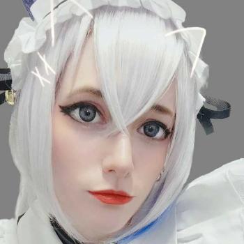 Preview: Liebevue Dolly Eye Shadow Black – Coloured Contact Lenses – Cosplay – 3 Months – 2 Lenses Preview: Young woman wearing black colored contact lenses Liebevue Dolly Eye Shadow Black