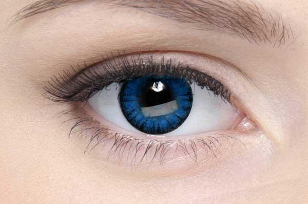 Blue coloured contact lenses LIEBEVUE Blitz effect