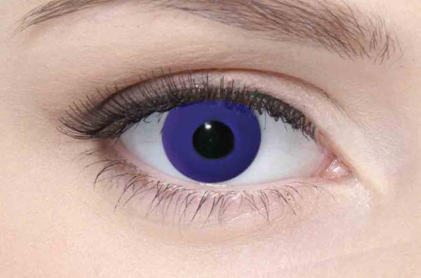 Coloured contact lenses costume contacts LIEBEVUE Colour Accent solid Purple worn in the eye
