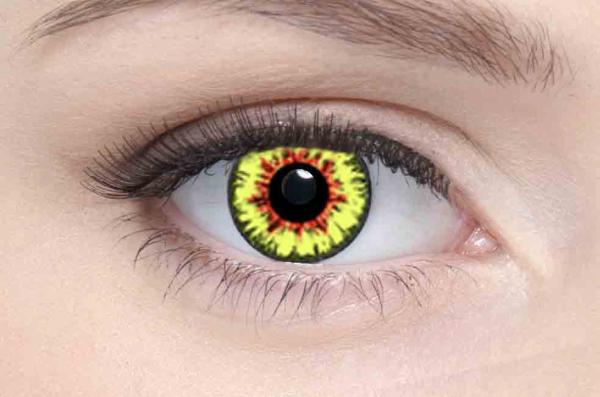 Coloured contact lenses costume contacts LIEBEVUE Delirious worn in the eye