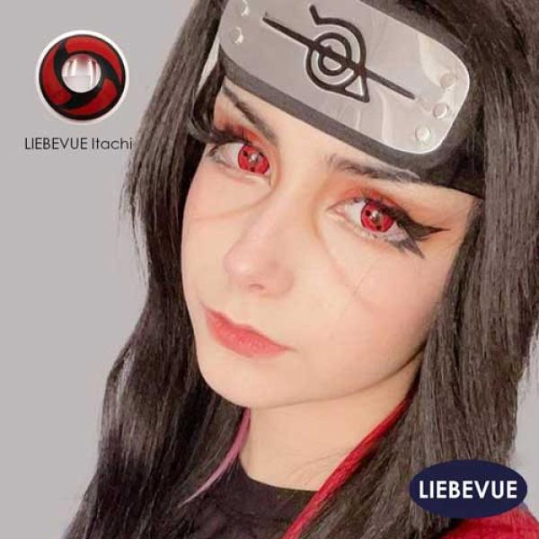 Cosplay Model trägt die roten farbigen Kontaktlinsen LIEBEVUE Sharingan Itachi