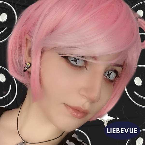 Model trägt die weissen farbigen Kontaktlinsen - LIEBEVUE Funky X File